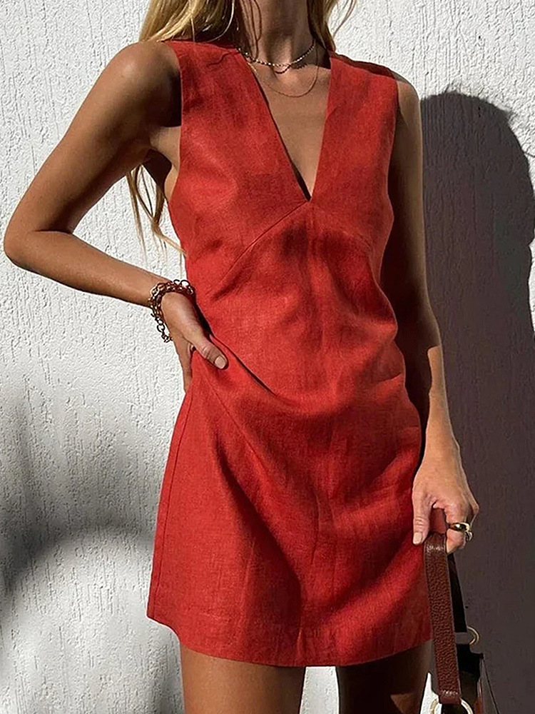 Sleeveless mini dress with deep V-neck, red, seam panel detail