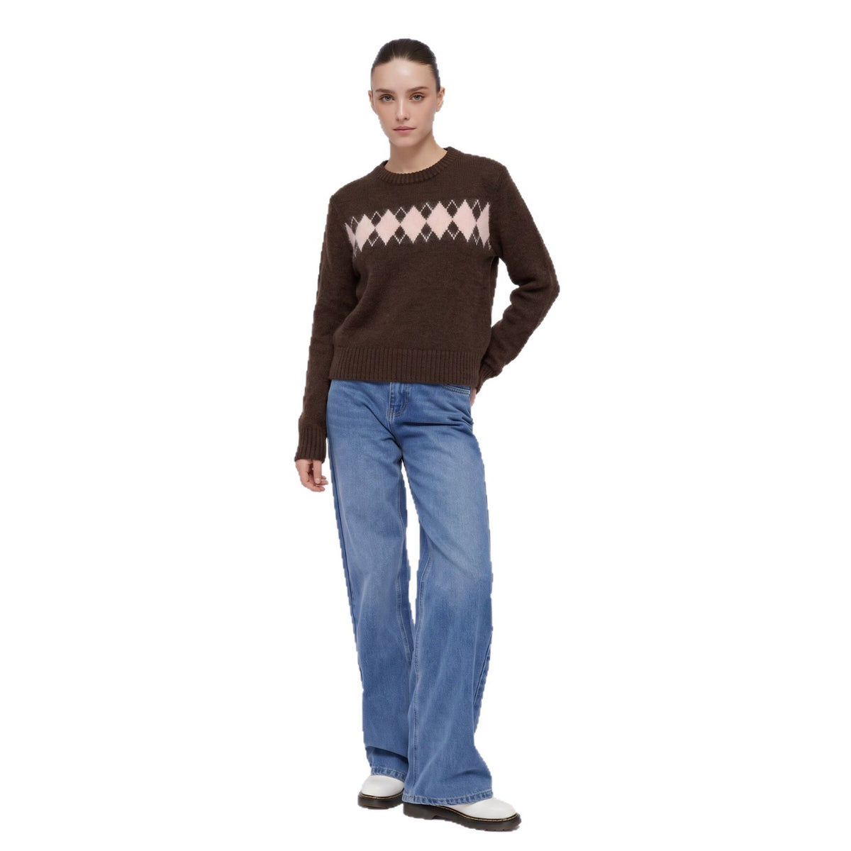 Women’s brown argyle diamond jacquard sweater, crew neck and ribbed cuffs