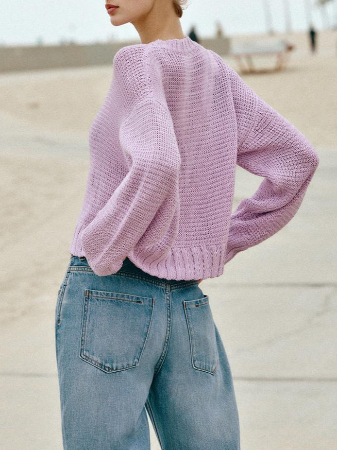 Women's purple knitted cardigan, neckline with button placket, long sleeves, ribbed hem