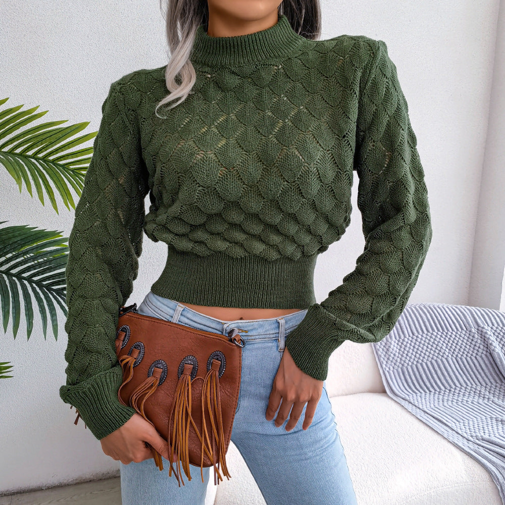 Dark green diamond-texture cropped knit sweater with long sleeves and ribbed hem