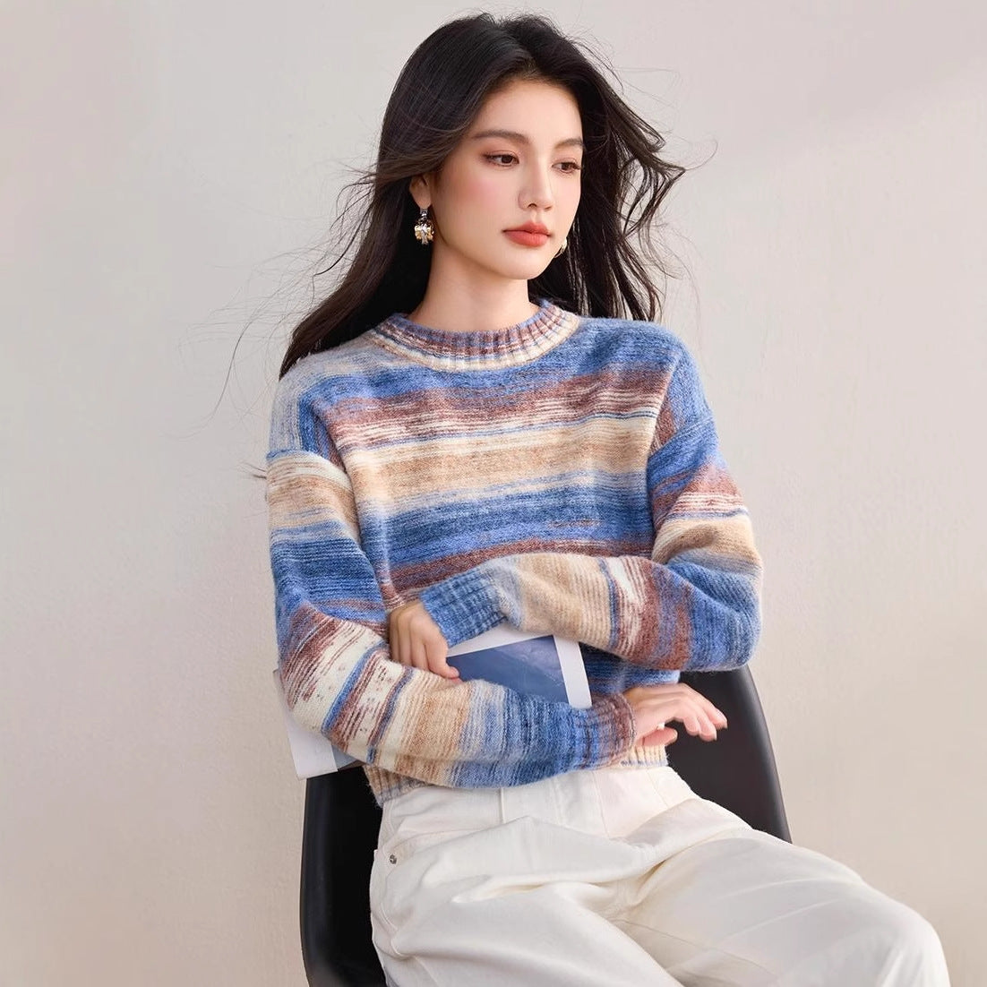 Women’s striped knit sweater in blue and beige with round neck and long sleeves