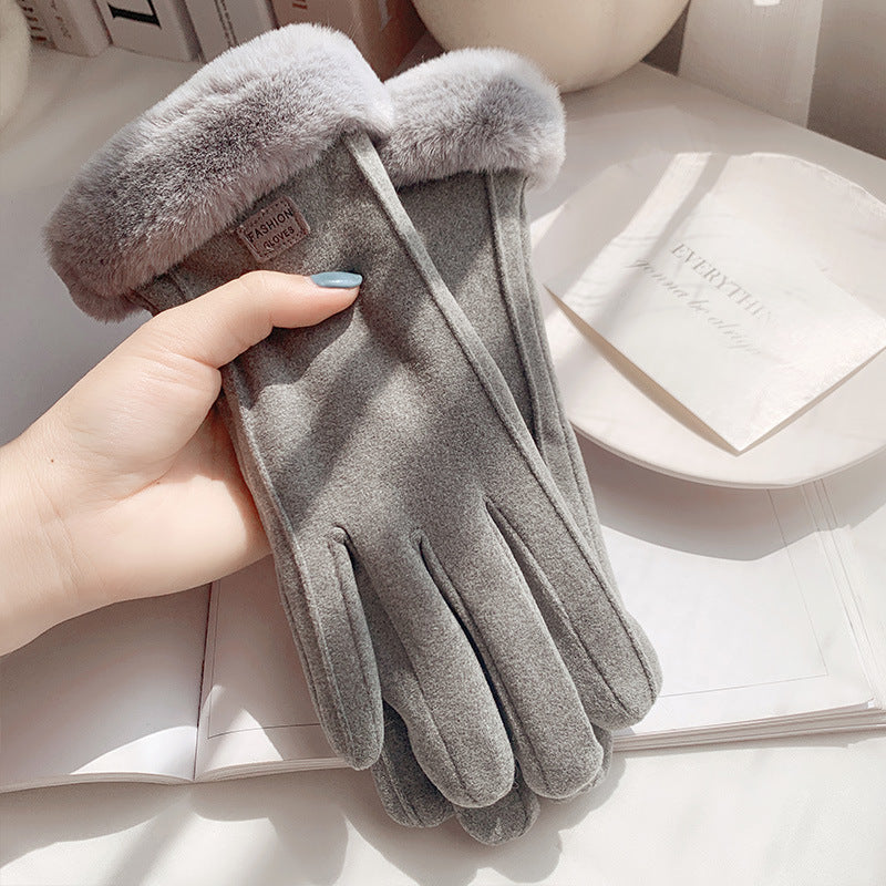 Women’s gray winter gloves with fleece lining and soft cuff
