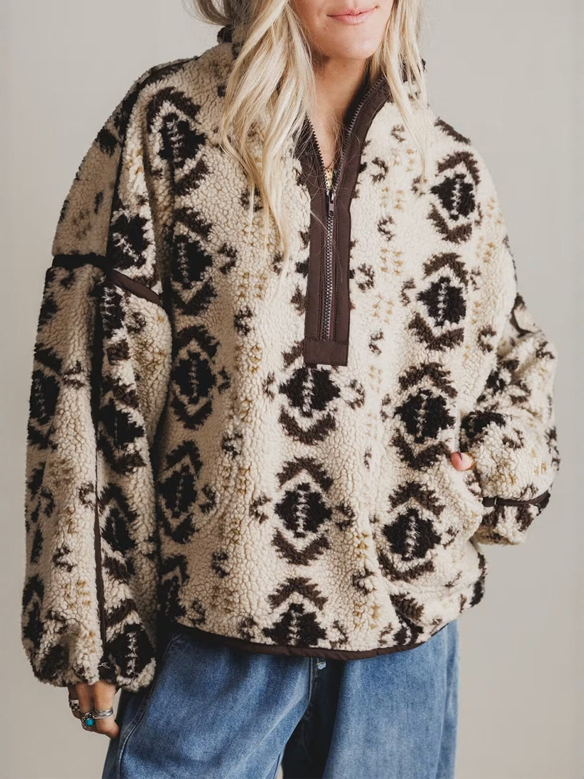 Women's fleece sweatshirt with geometric pattern, half-zip, kangaroo pocket, khaki and black