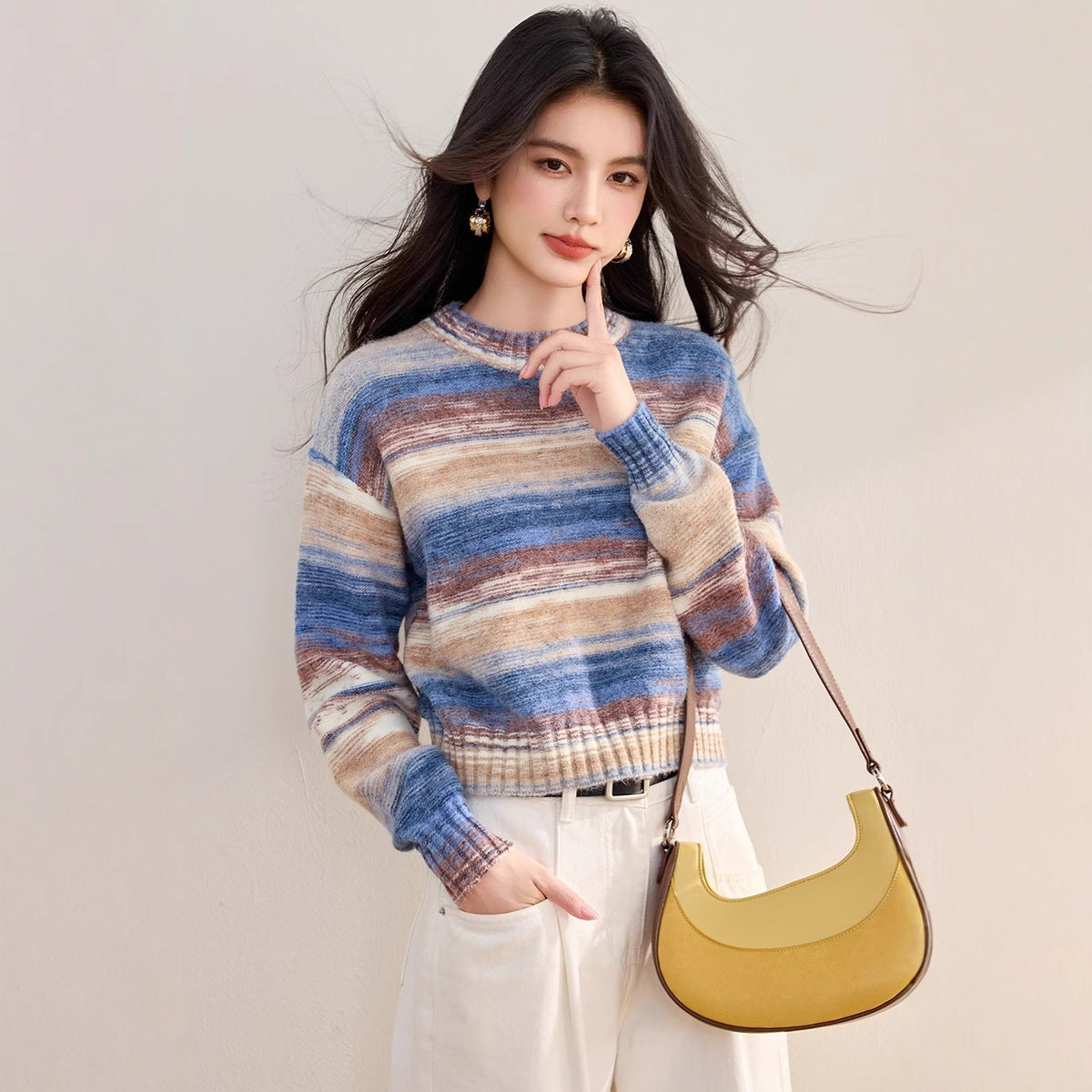 Women’s striped gradient knit sweater, blue and beige tones, round neck long sleeves