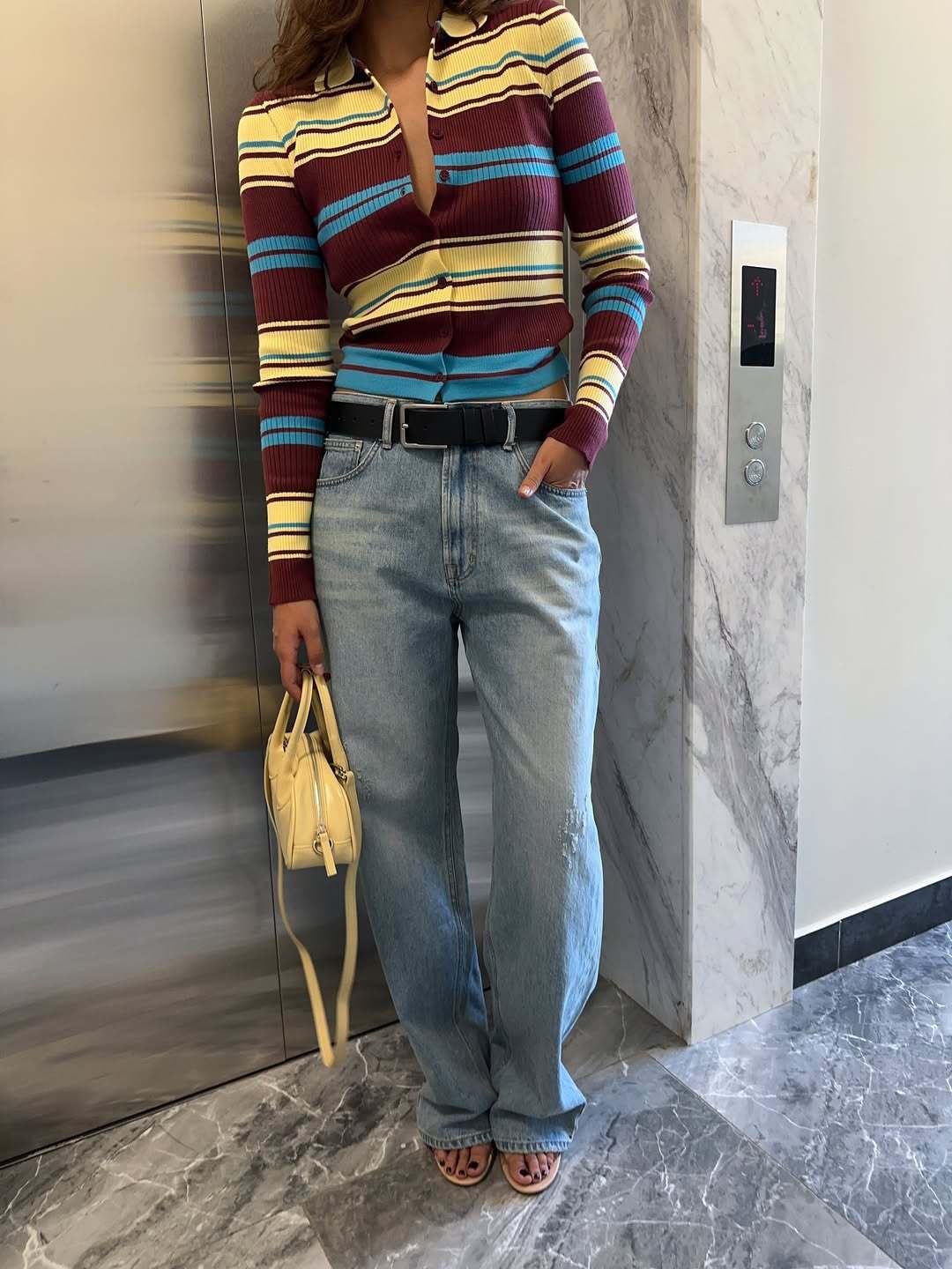 Multicolor striped knit cardigan with collar and front buttons, long sleeves, fitted