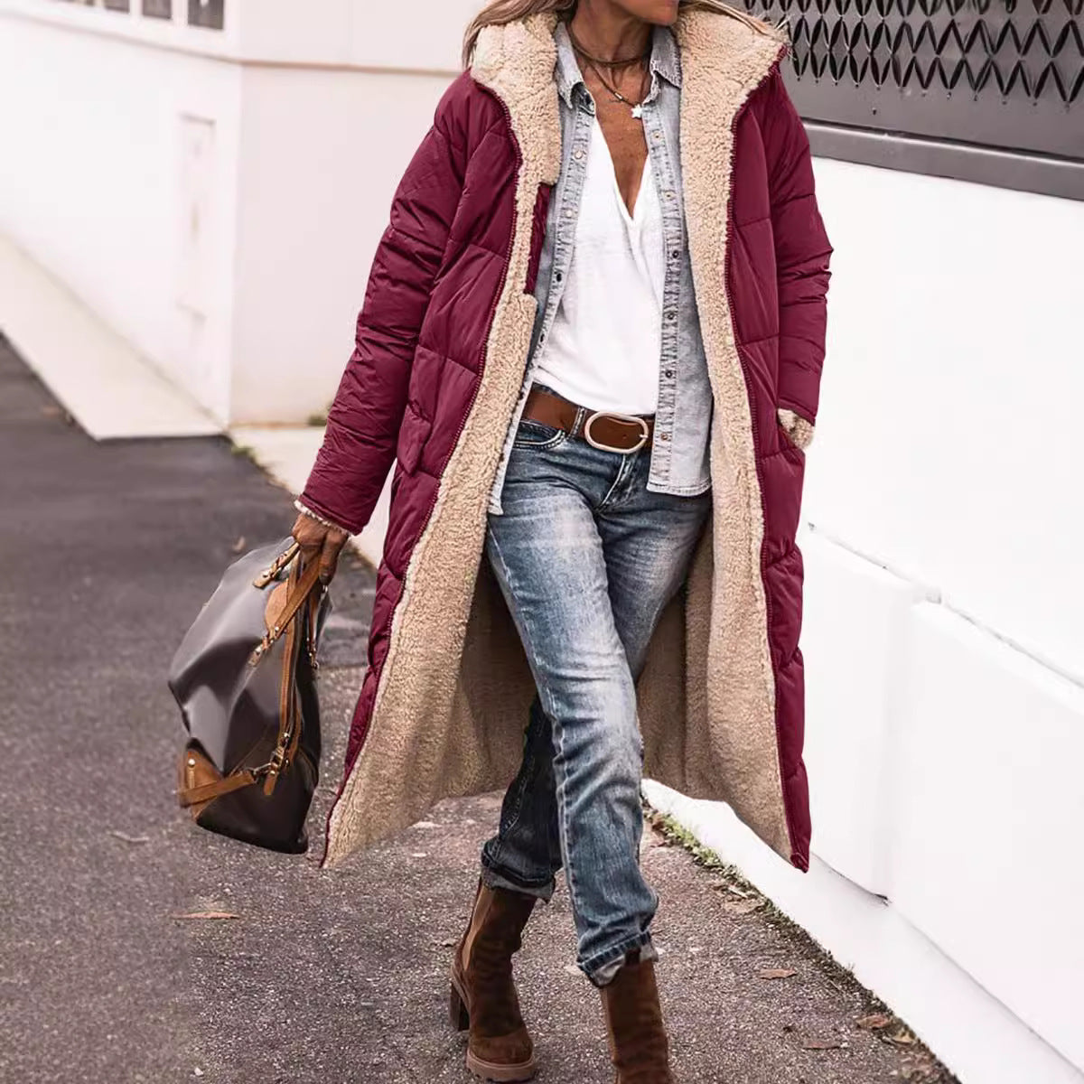 Hooded padded jacket in burgundy with beige sherpa lining and long sleeves