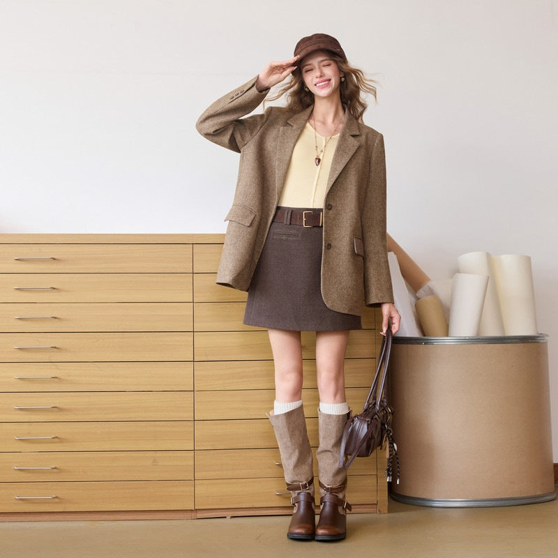 Women’s brown wool coat with notched lapels and button front, long sleeves