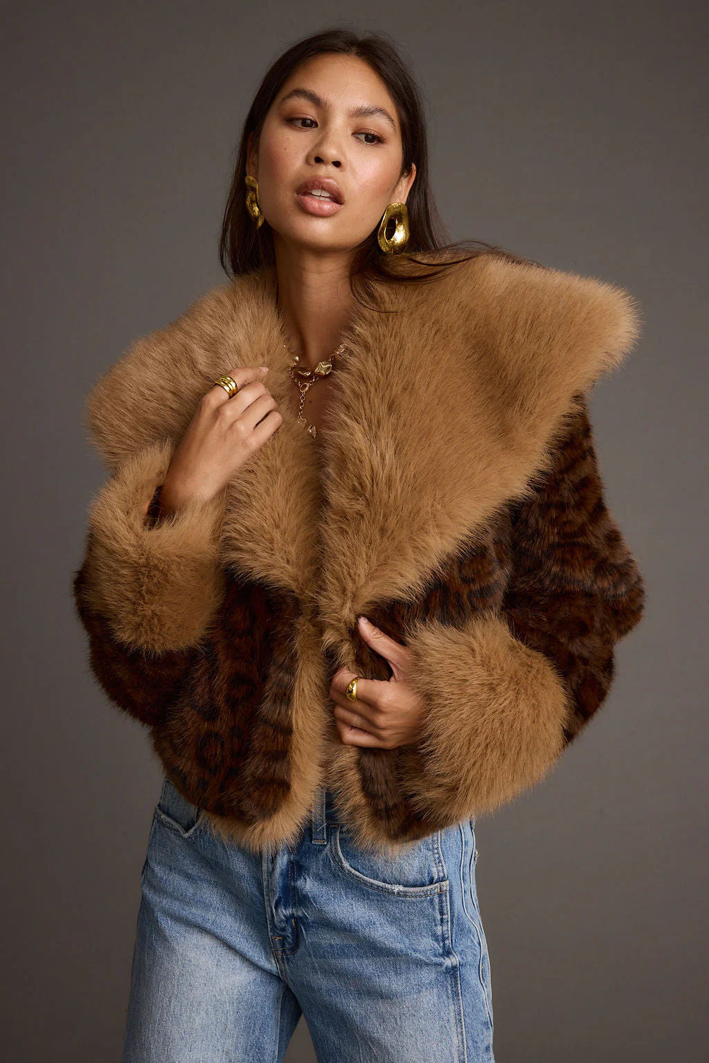 Brown leopard faux fur short coat with large shawl collar and long sleeves