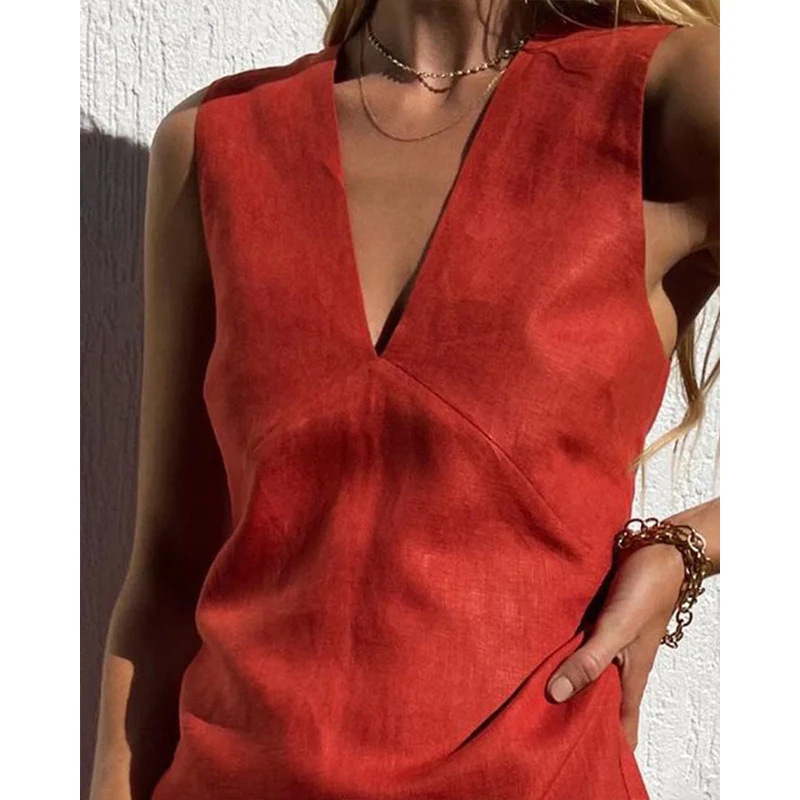 Sleeveless mini dress with deep V-neck, red, seam panel detail