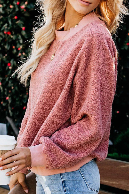 Rose teddy long-sleeve pullover with crew neck and balloon sleeves