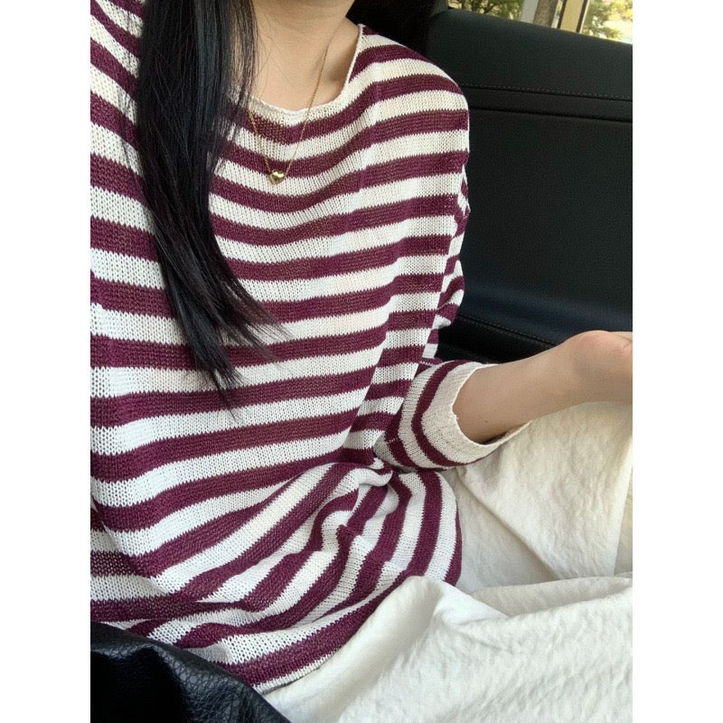 Women’s striped oversized sweater with relaxed round neck, burgundy and white knit