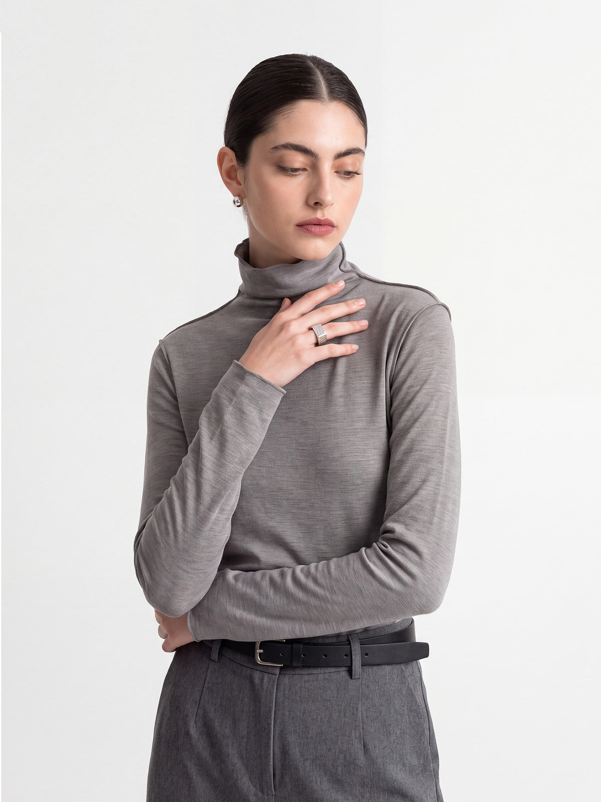 Women’s mock-neck long-sleeve top, medium gray, high collar