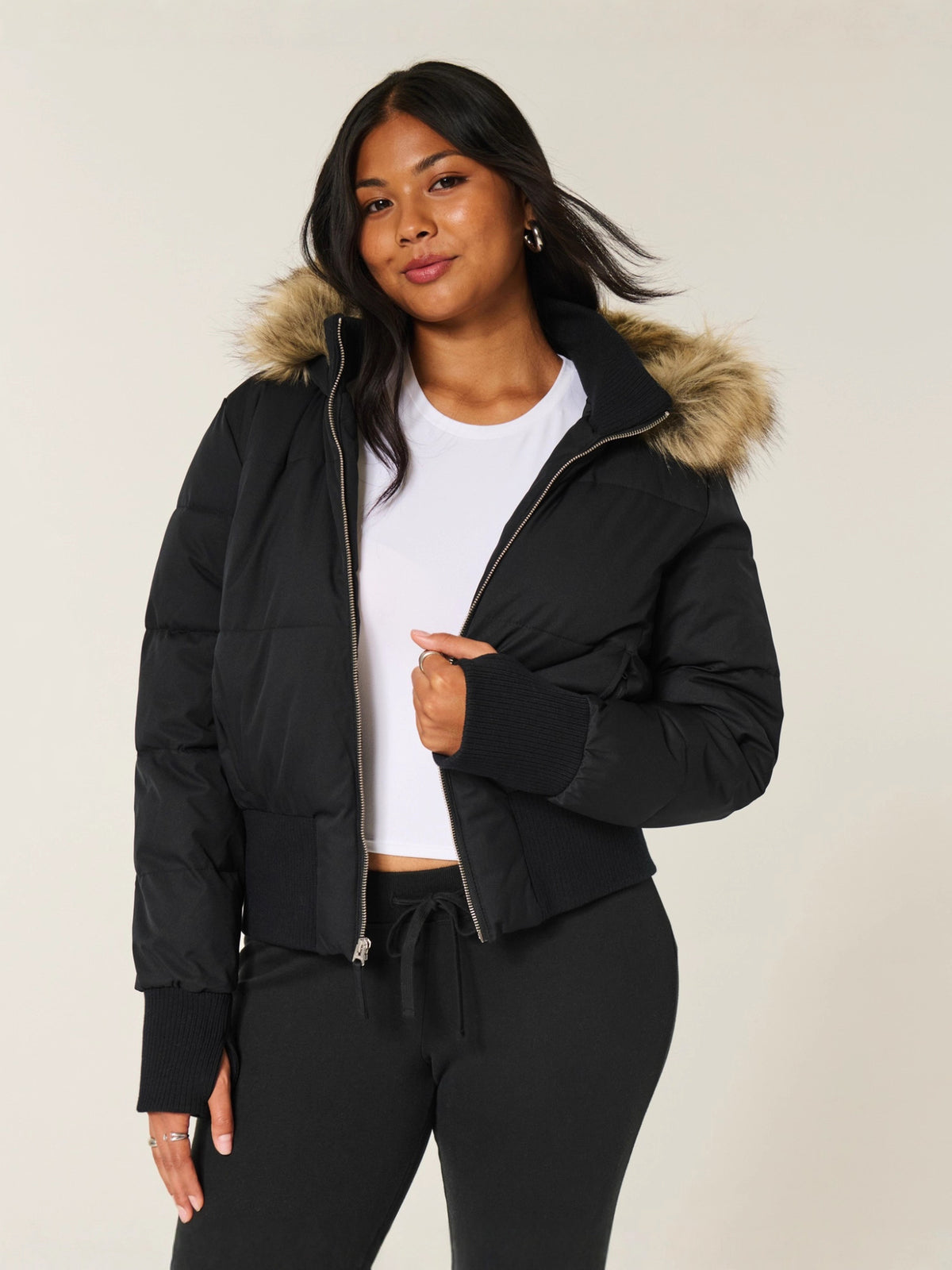 Short zip-up cotton jacket in black, fur-trim collar, ribbed hem and cuffs