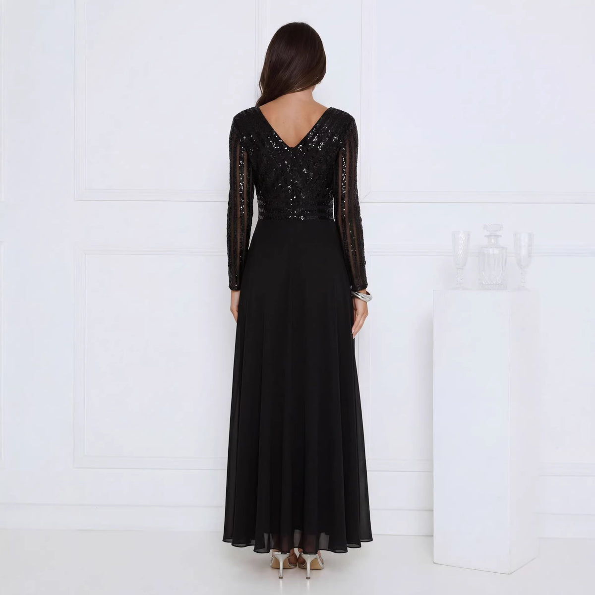 Black sequined V-back long-sleeve sheer mesh maxi dress, flowing skirt