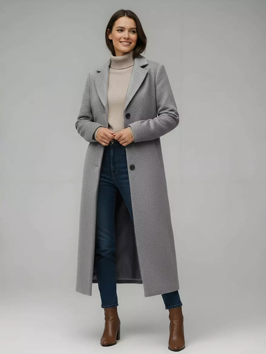 Long gray wool coat with suit collar, long sleeves, front button placket