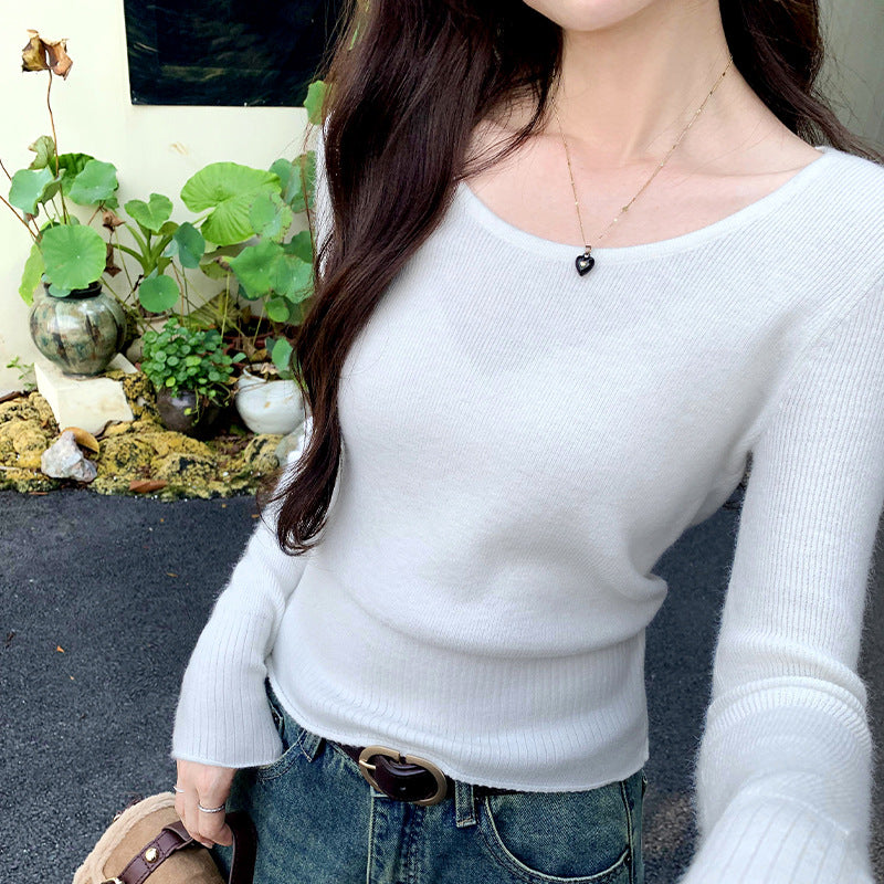 Women’s long-sleeve U-neck knit sweater in white, fitted silhouette