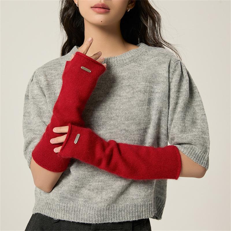 Women’s warm knit gloves, red and gray, ribbed cuffs with full fingers