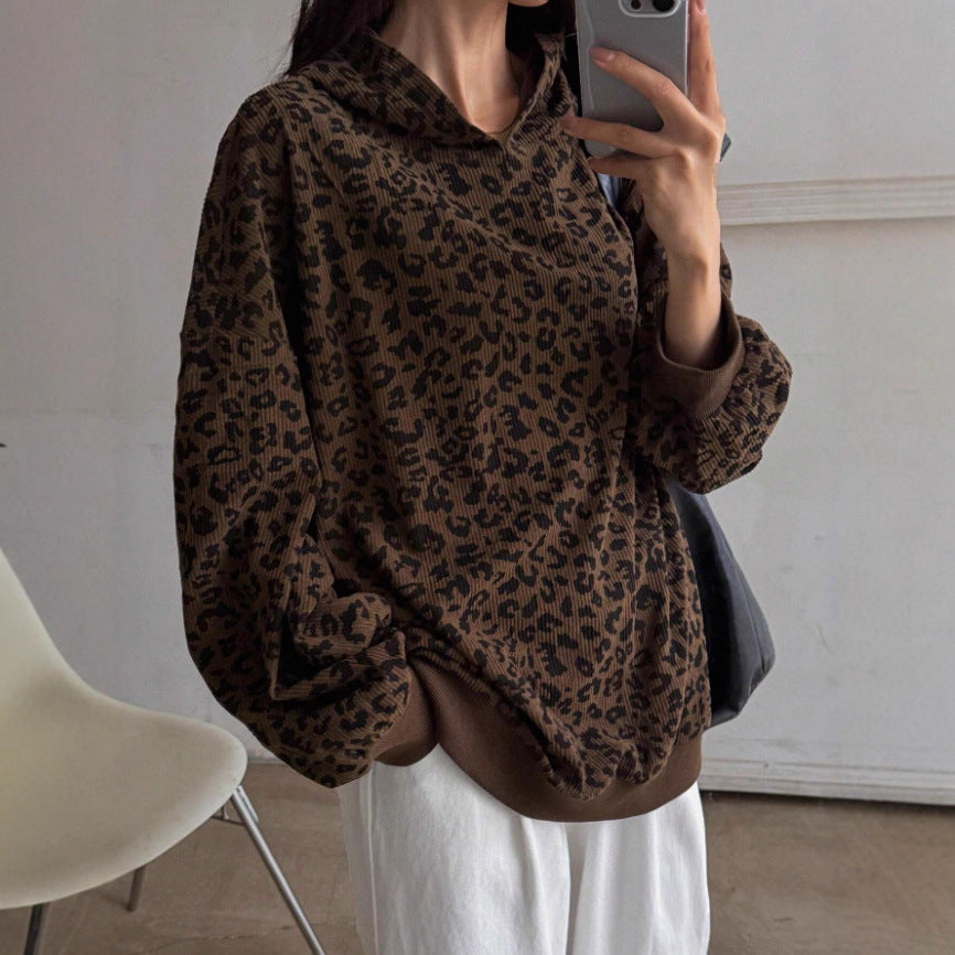 Cropped leopard print hoodie for women, oversized pullover with hood and front pocket