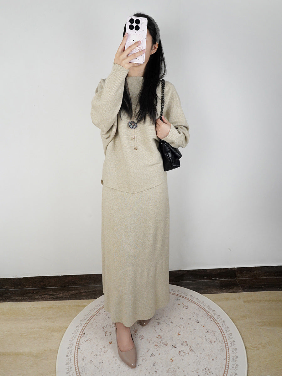Women’s light beige knit maxi skirt with elastic waist and long straight hem