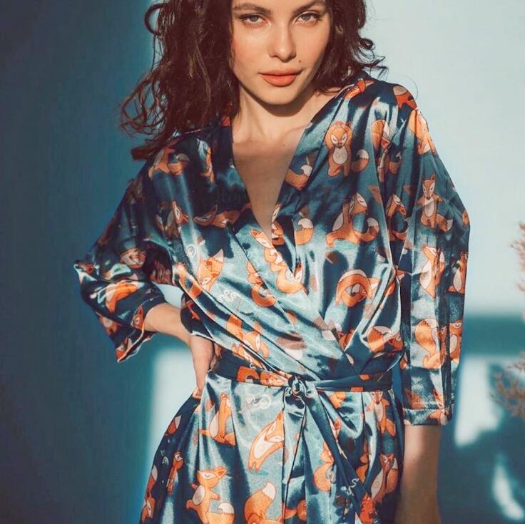 Silk-look printed fox robe with belt, blue