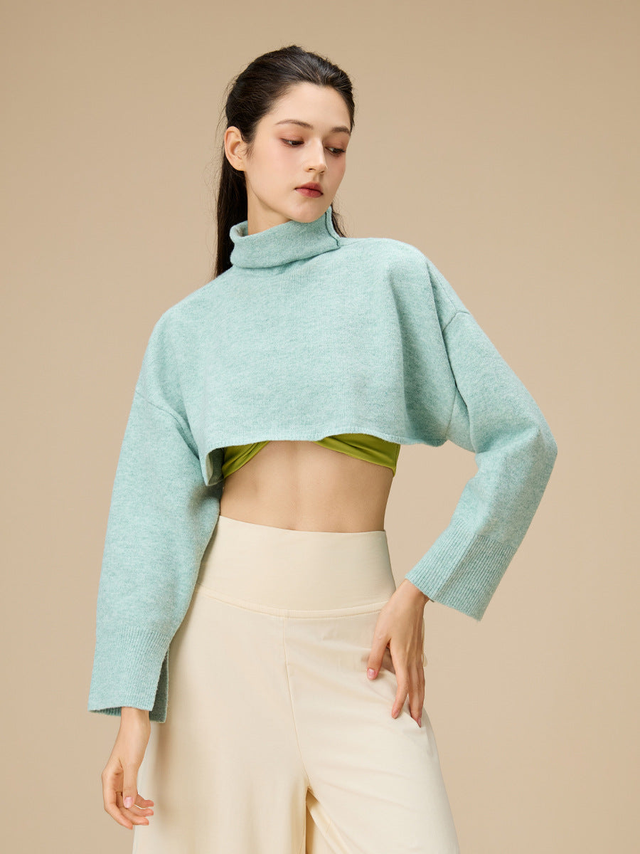 Mint green cropped turtleneck yoga blouse with long sleeves