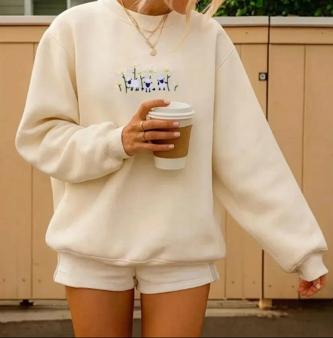 Embroidered Crewneck Sweatshirt for Women — Relaxed Oversized Fit in Soft Fleece